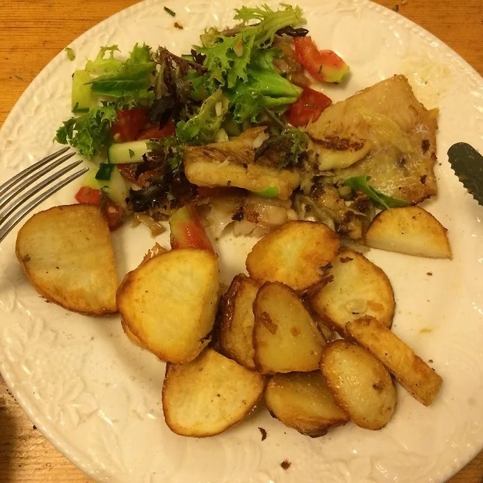 Fish and Chips with Salad mix