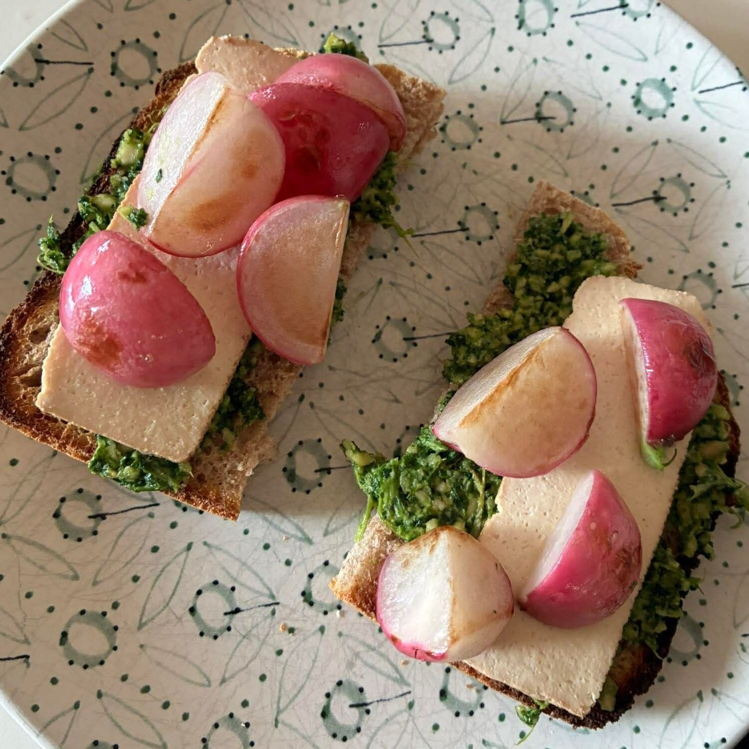 Roasted radishes with radish leaf pesto